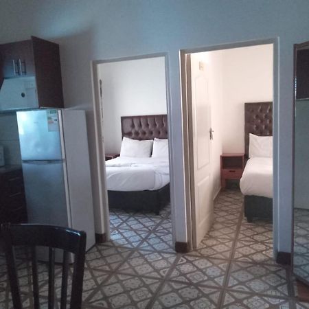 Victoria Guest Lodge Белвилл Экстерьер фото